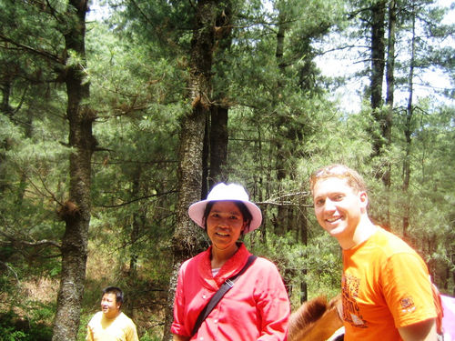 My trusty horse puller -- we only went up for a few minutes -- a 10RMB ride -- time to hike again
